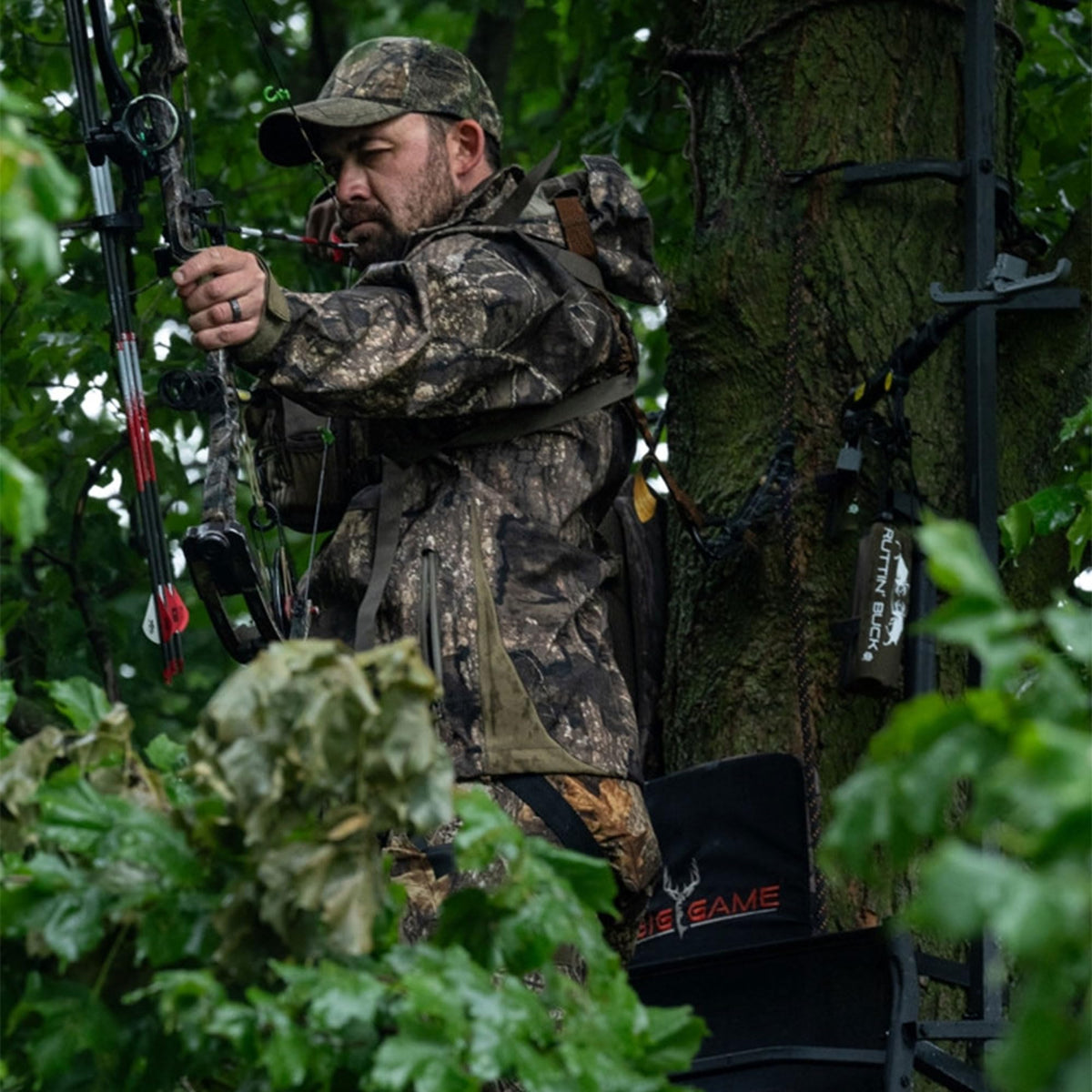 Lightweight Steel Treestand H581443